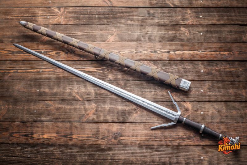 12 Thanh Kiếm Nổi Tiếng Trong Game - Phần 1 Thanh kiem bac cua Geralt 1